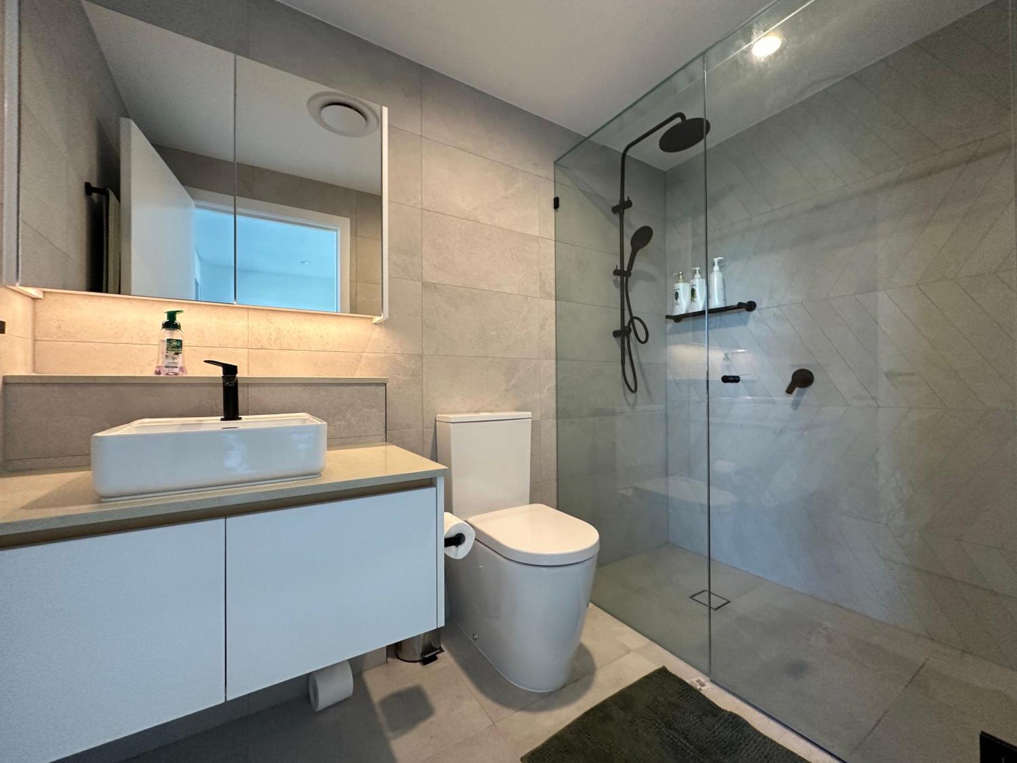 Cityscape Serenity At Southport Apartment